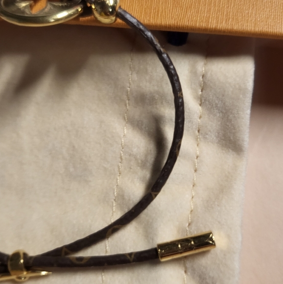 Louis vuitton leather bracelet - Picture 2 of 8